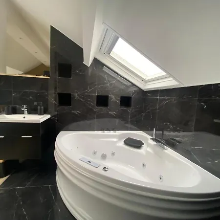 La Nuit De Leandre Apartamento